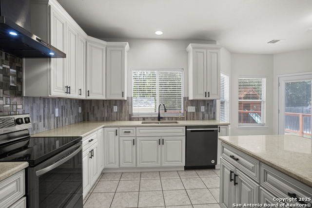 Listing photo id 10 for 9515 Braun Shore
