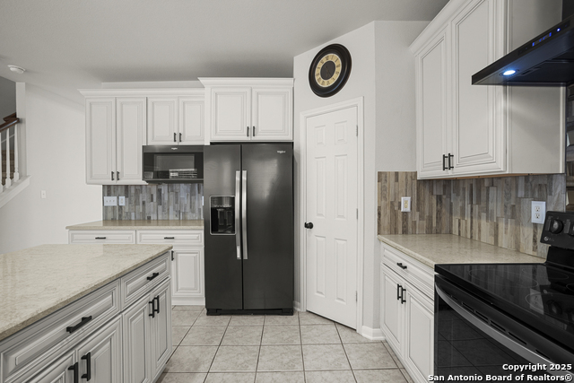 Listing photo id 11 for 9515 Braun Shore