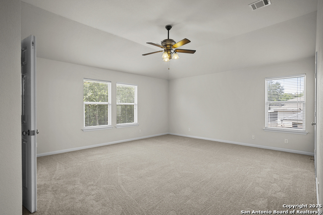 Listing photo id 15 for 9515 Braun Shore