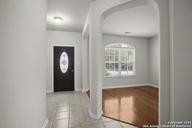 Listing photo id 3 for 9515 Braun Shore