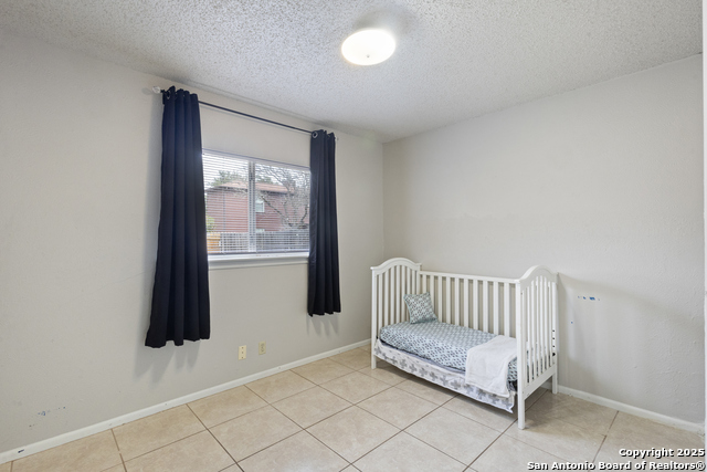 Listing photo id 3 for 9379 Valley Bnd