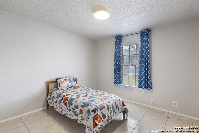 Listing photo id 5 for 9379 Valley Bnd