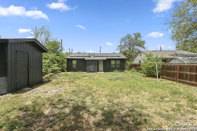 Listing photo id 15 for 430 Groff