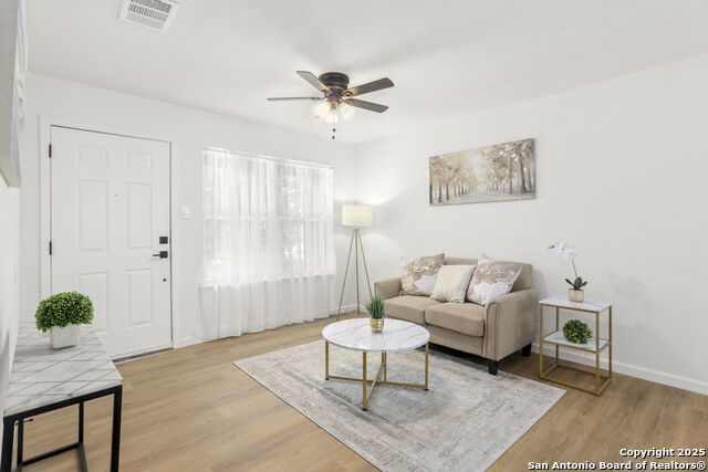 Listing photo id 2 for 430 Groff