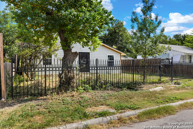 Details for 1635 Mariposa, San Antonio, TX 78201