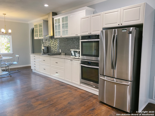 Listing photo id 2 for 620 Iowa St  