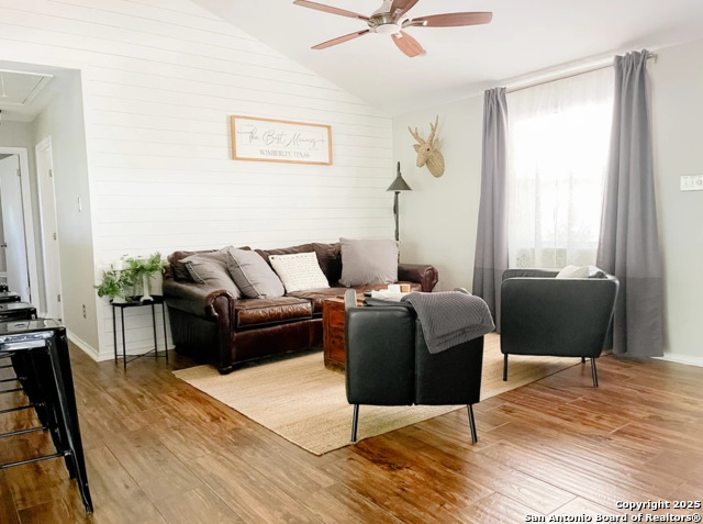 Listing photo id 17 for 3403 Fm 2325