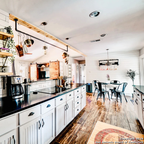 Listing photo id 6 for 3403 Fm 2325