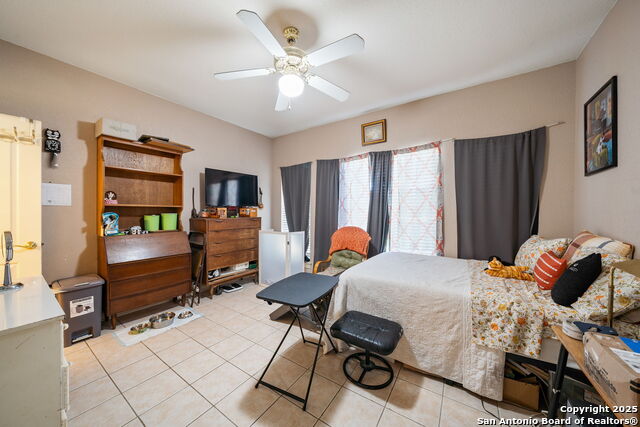 Image 32 of 47 For 32768 Aubry Way