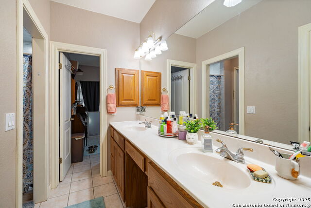 Image 33 of 47 For 32768 Aubry Way
