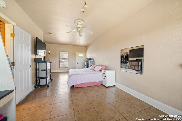 Image 34 of 47 For 32768 Aubry Way