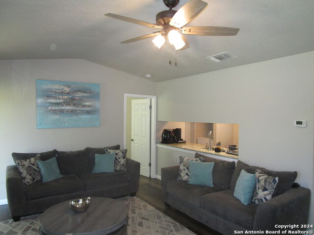 Listing photo id 2 for 10510 Kinderhook