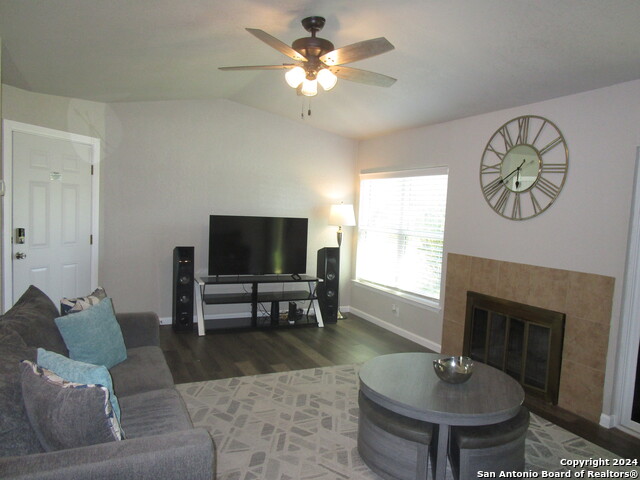 Listing photo id 4 for 10510 Kinderhook