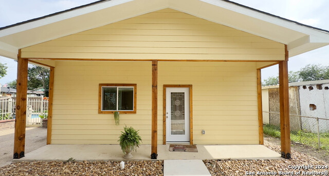 Details for 710 Baetz Blvd W 2, San Antonio, TX 78221