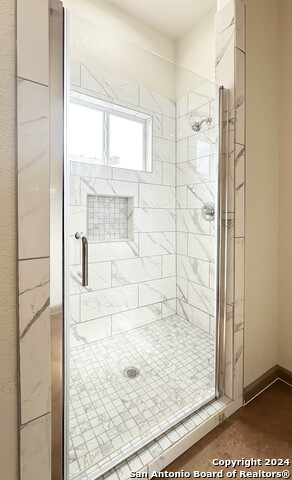 Listing photo id 7 for 710 Baetz Blvd W 2