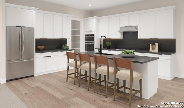 Image 4 of 17 For 221 Grand Legacy