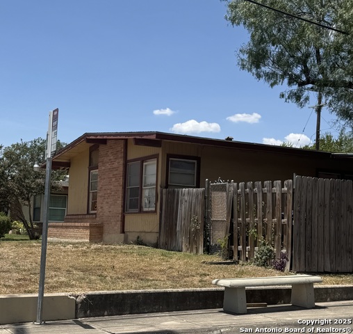 Image 2 of 10 For 239 Ashland Dr