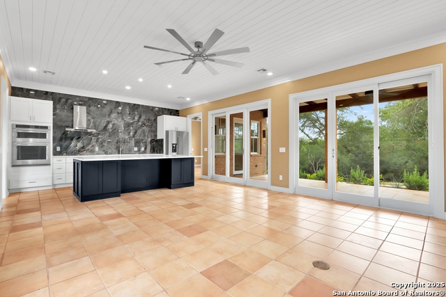 Listing photo id 14 for 352 Ridge Crest