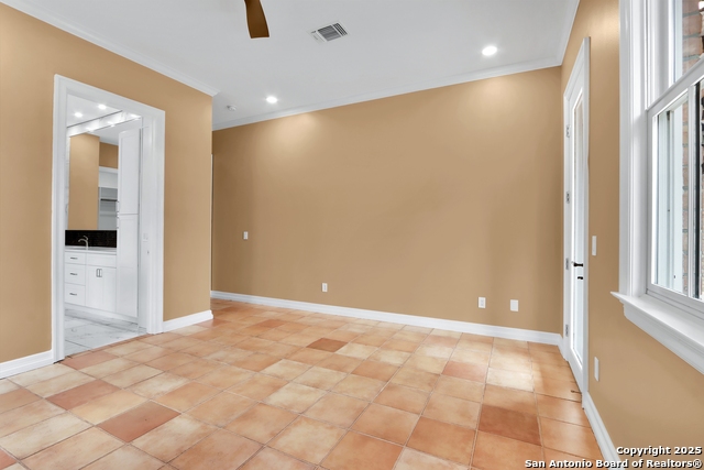 Listing photo id 21 for 352 Ridge Crest