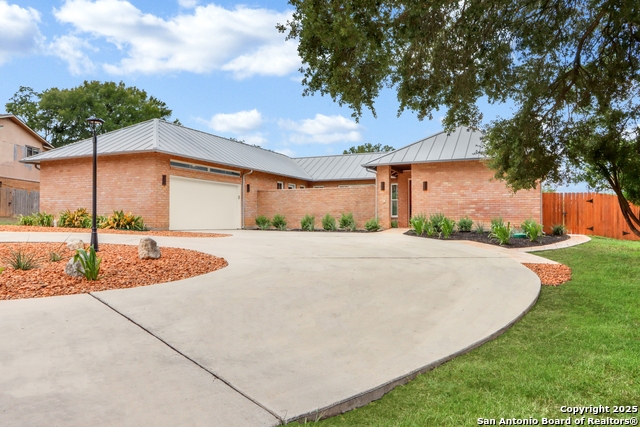 Listing photo id 1 for 352 Ridge Crest