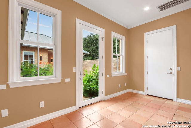 Listing photo id 28 for 352 Ridge Crest