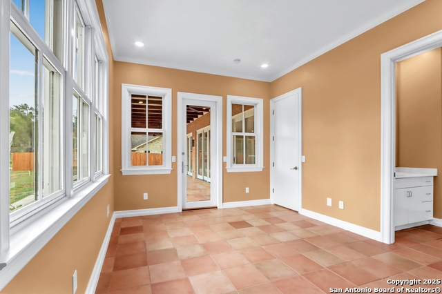 Listing photo id 34 for 352 Ridge Crest