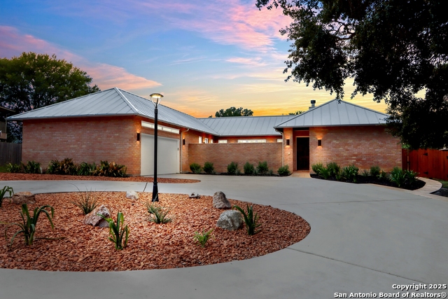 Listing photo id 2 for 352 Ridge Crest