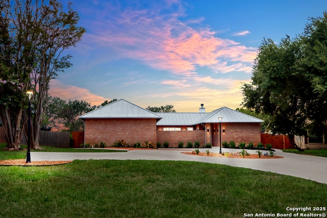Listing photo id 3 for 352 Ridge Crest