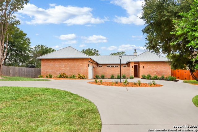 Listing photo id 4 for 352 Ridge Crest
