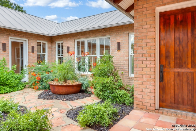 Listing photo id 6 for 352 Ridge Crest