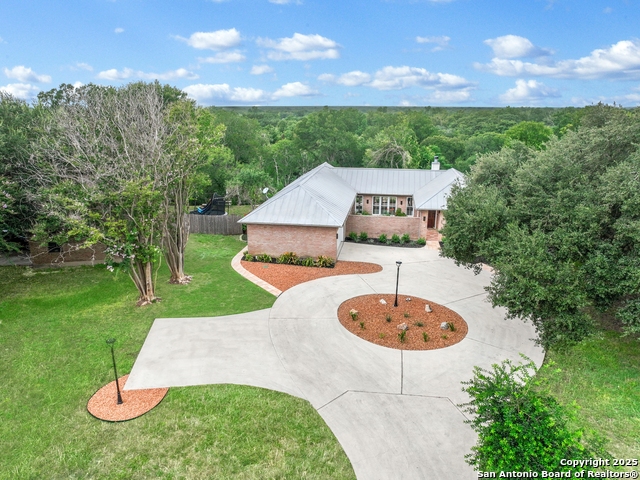 Listing photo id 7 for 352 Ridge Crest