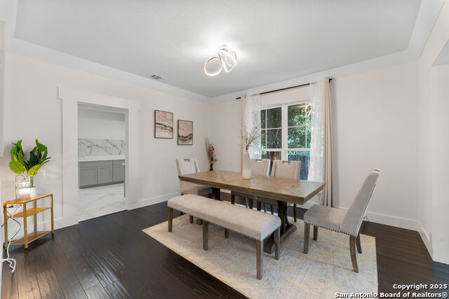 Listing photo id 10 for 612 Magnolia Ave W