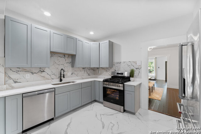 Listing photo id 12 for 612 Magnolia Ave W