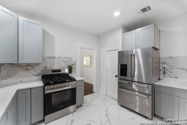 Listing photo id 13 for 612 Magnolia Ave W