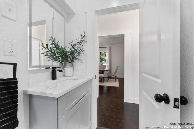 Listing photo id 16 for 612 Magnolia Ave W