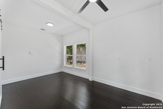 Listing photo id 21 for 612 Magnolia Ave W