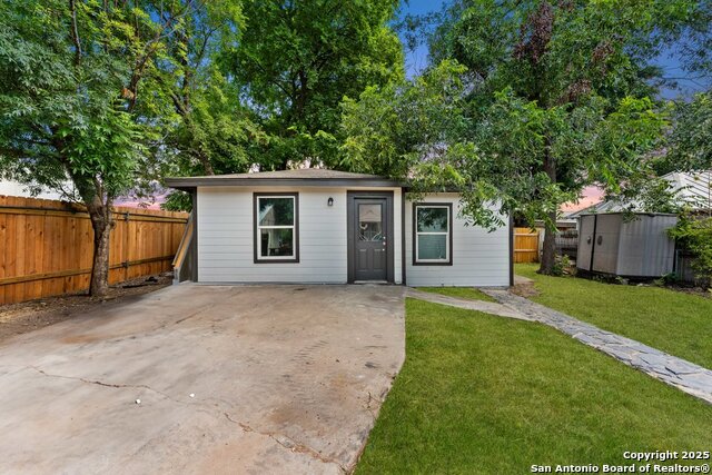 Listing photo id 22 for 612 Magnolia Ave W