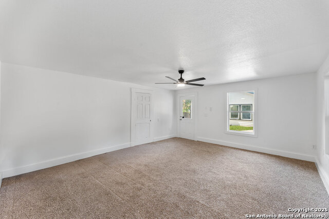Listing photo id 24 for 612 Magnolia Ave W