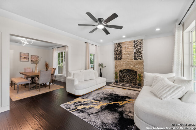 Listing photo id 5 for 612 Magnolia Ave W
