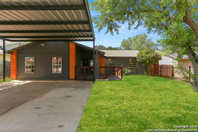 Image 2 of 28 For 3927 Pipers Ct