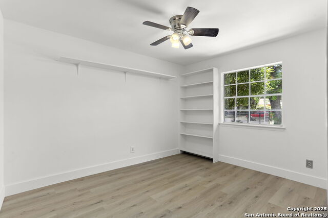 Image 21 of 28 For 3927 Pipers Ct