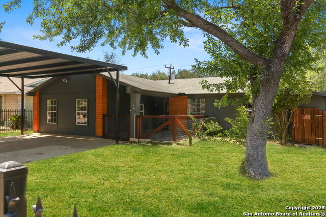 Image 3 of 28 For 3927 Pipers Ct