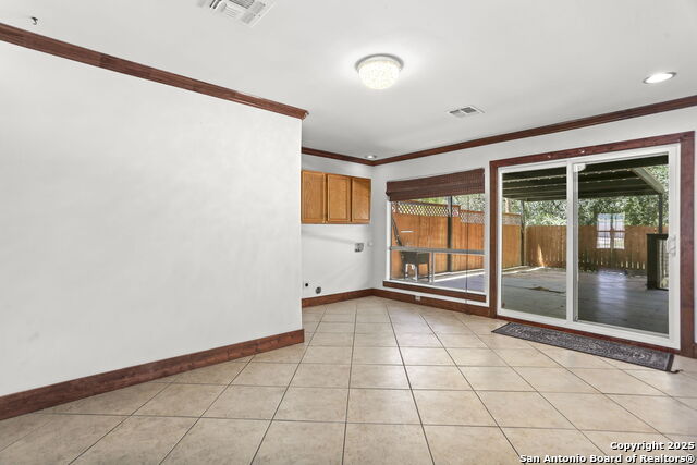 Image 7 of 28 For 3927 Pipers Ct