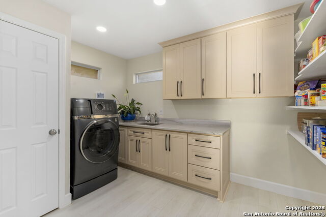 Image 14 of 57 For 403 Sparkling Springs Dr.