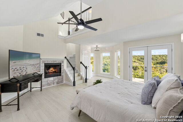 Image 16 of 57 For 403 Sparkling Springs Dr.