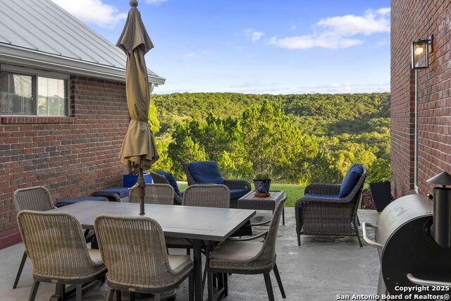 Image 27 of 57 For 403 Sparkling Springs Dr.