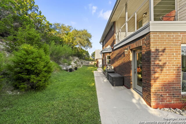 Image 28 of 57 For 403 Sparkling Springs Dr.