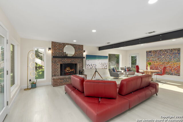 Image 5 of 57 For 403 Sparkling Springs Dr.