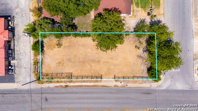 Image 4 of 7 For 4002 W Houston St