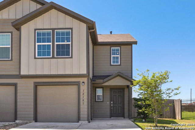 Image 3 of 33 For 12101 Short Leaf Path